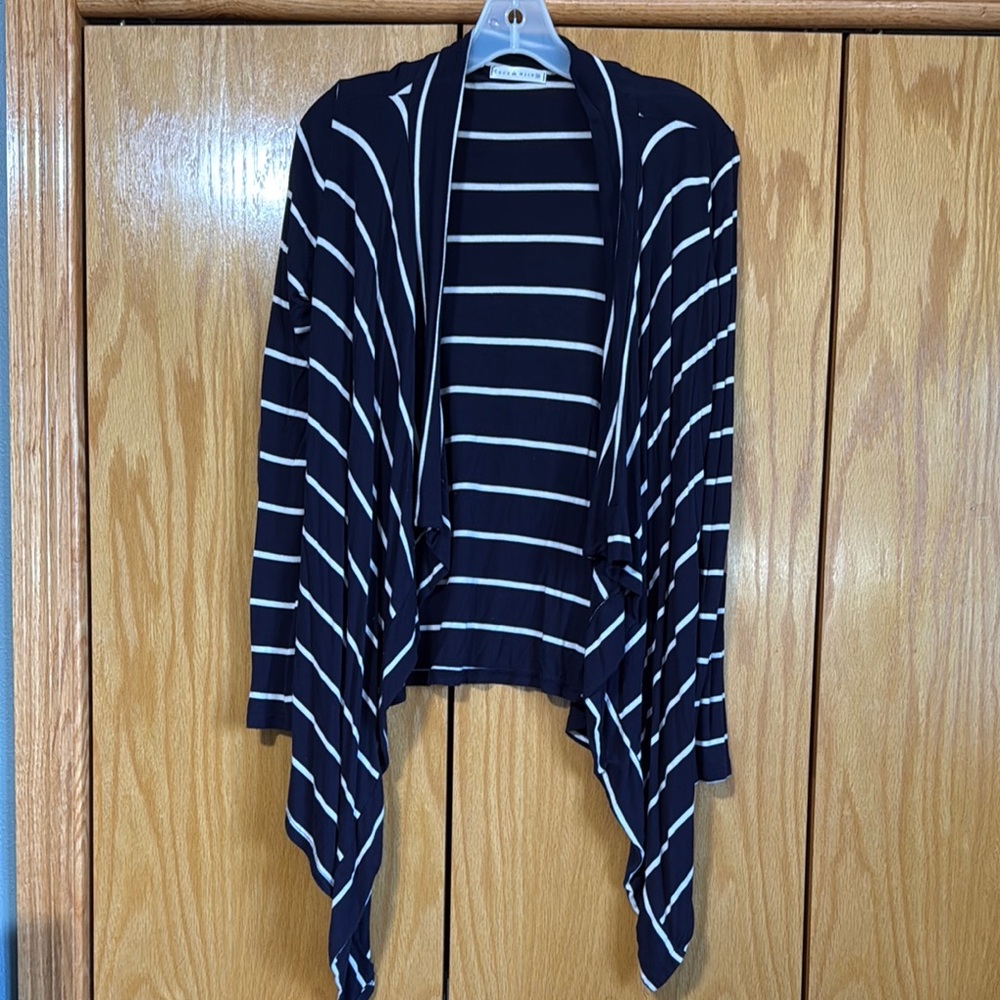 Women’s medium Coco & Main Navy Striped Cardigan